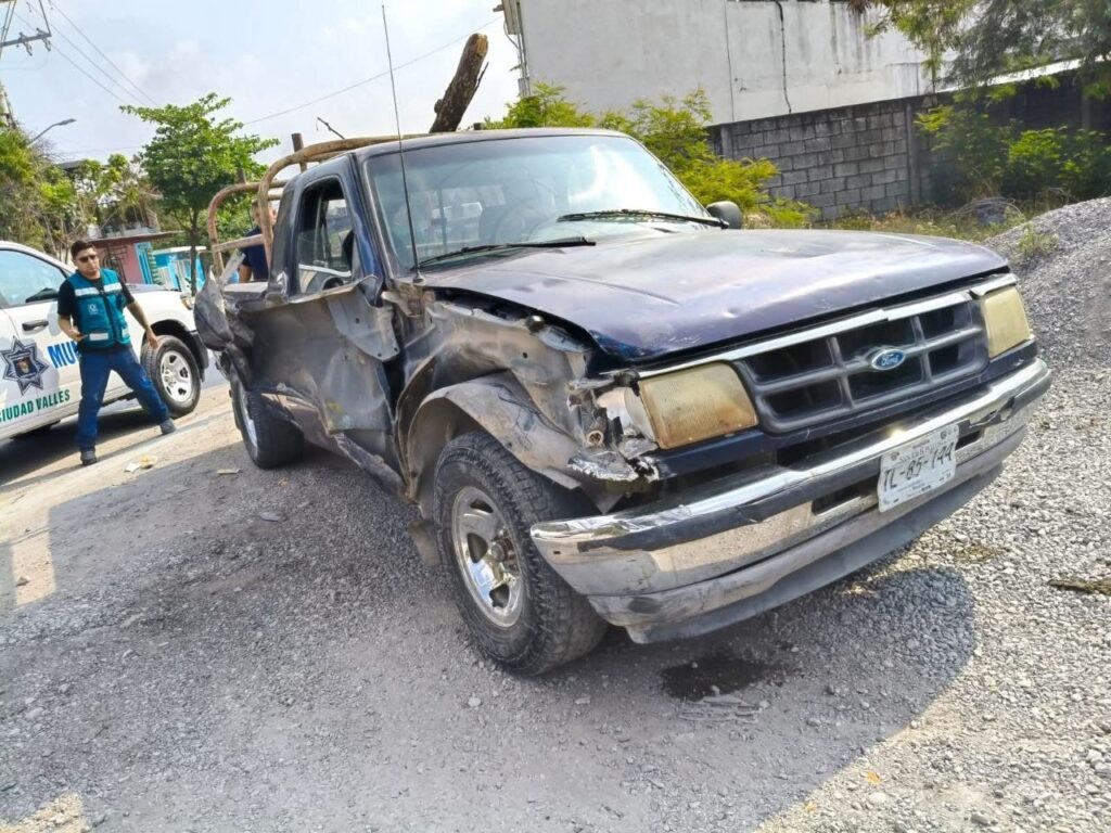 Conductor ebrio causa doble choque y huye en Ciudad Valles – Esencia Valles